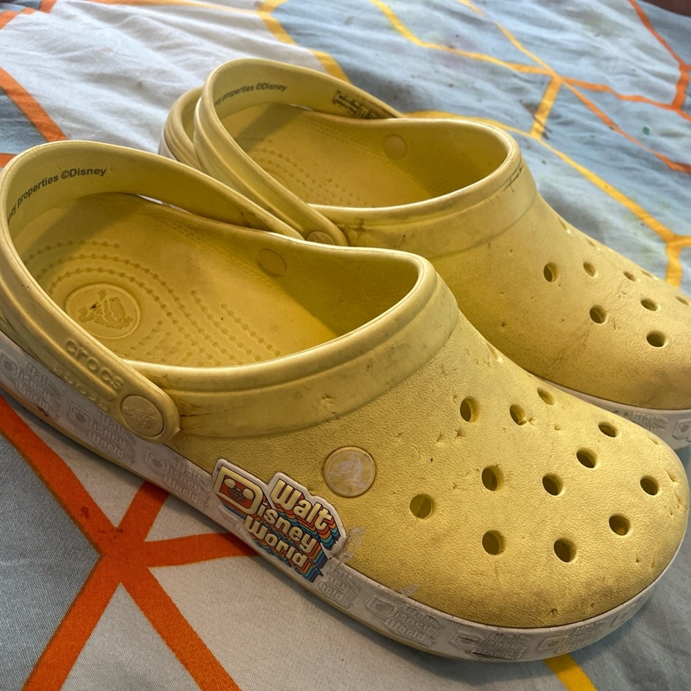 Crocs Walt Disney World Parks Platform Retro Logo Yellow Mens 8 Womens 10